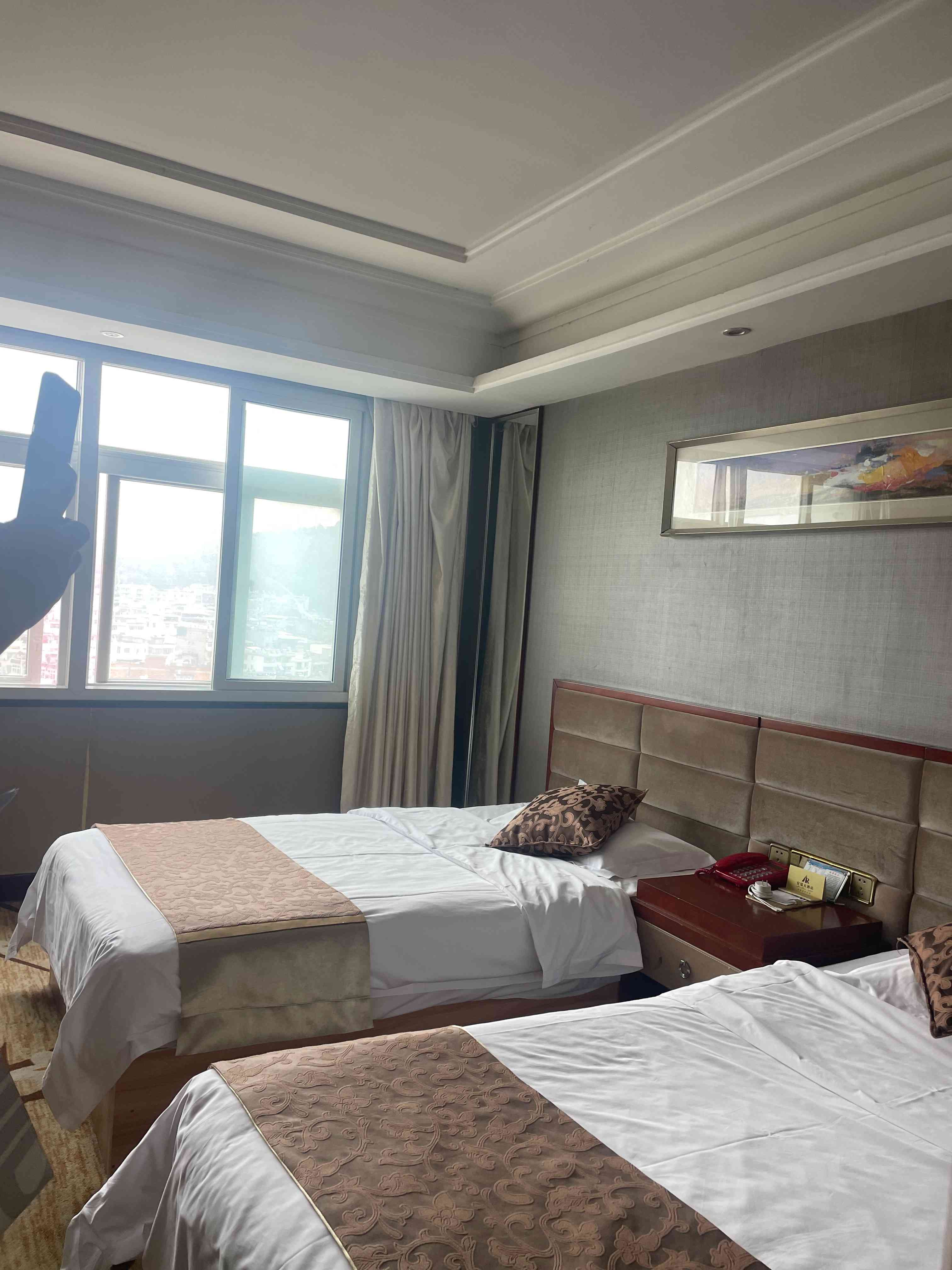 ���ɰ����Ƶ����޹�˾���е�λ�����ɿh�����(zh��n)������·6̖�̘I(y��)�÷��M���Ј��rֵ�u��