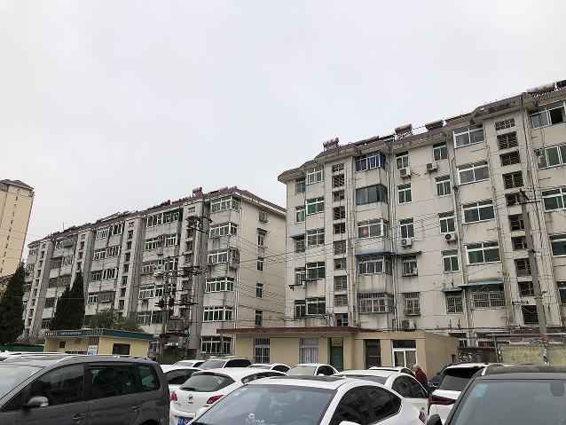 �Ϸ���**�´�С�^(q��)���и����(xi��ng)Ŀ�漰��λ�ںϷ��кɻ�·�����ƌW(xu��)�u·�|������·�ϺϷ���**�´�С�^(q��)סլ�÷�ͬ�^(q��)�������ͨ��Ʒ���Ј��r���u���(xi��ng)Ŀ